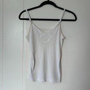 Vintage cream knit camisole with beautiful embroidery on bust 80s